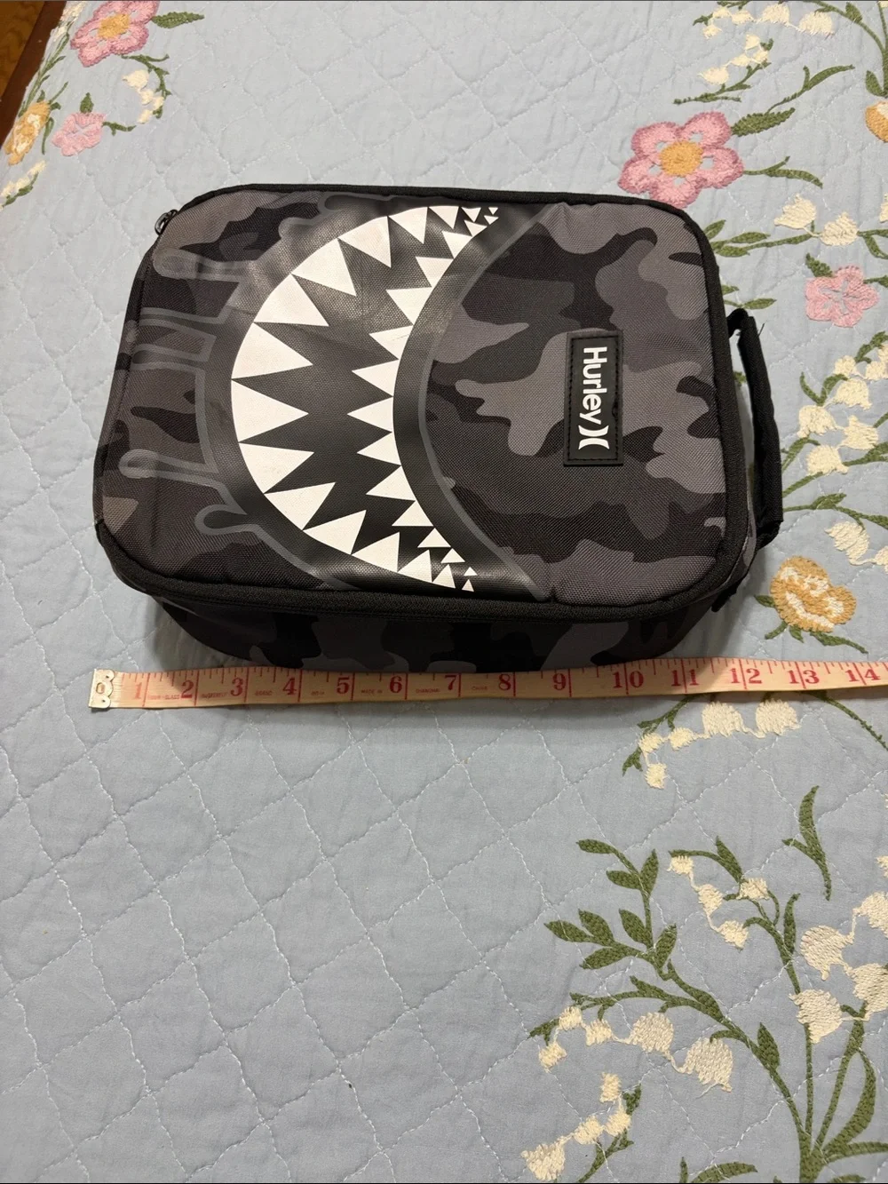 Hurley Adults Insulated Lunch Tote Bag Grey Camo Shark Teeth Design PreOwned